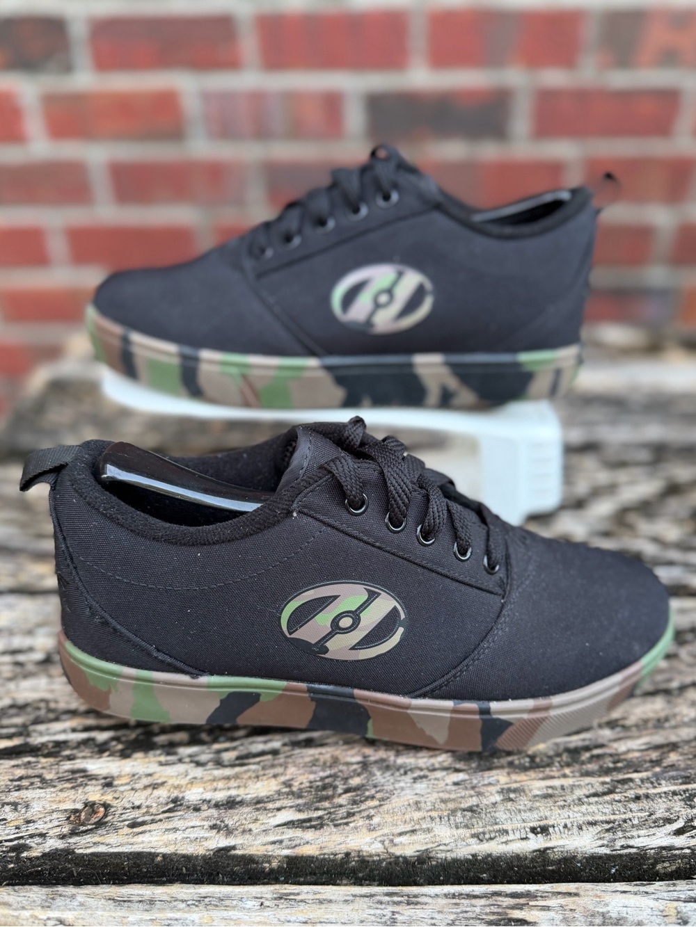 Heelys Men’s Pro 20 Lifestyle Black Canvas w/ Camo Soles Sz 7 Skate Shoes X2 - Picture 3 of 15
